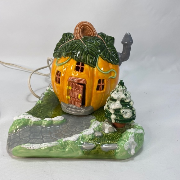 Vtg 2 Pc Scioto Molds Ceramic 1980/90s Pumpkin House Snowy Yard Trees w Light - Picture 3 of 16